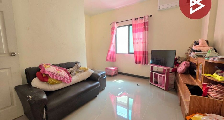 Casa adosada en venta de 2 habitaciones en Si Racha, Chonburi
