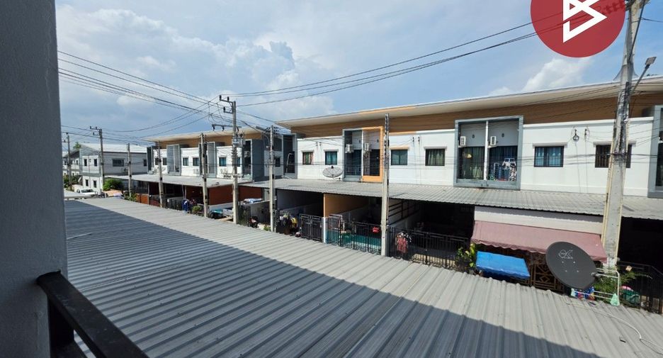 Casa adosada en venta de 2 habitaciones en Si Racha, Chonburi