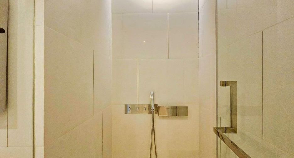 Аренда и продажа 1 кровать кондо в Сатхон, Бангкок