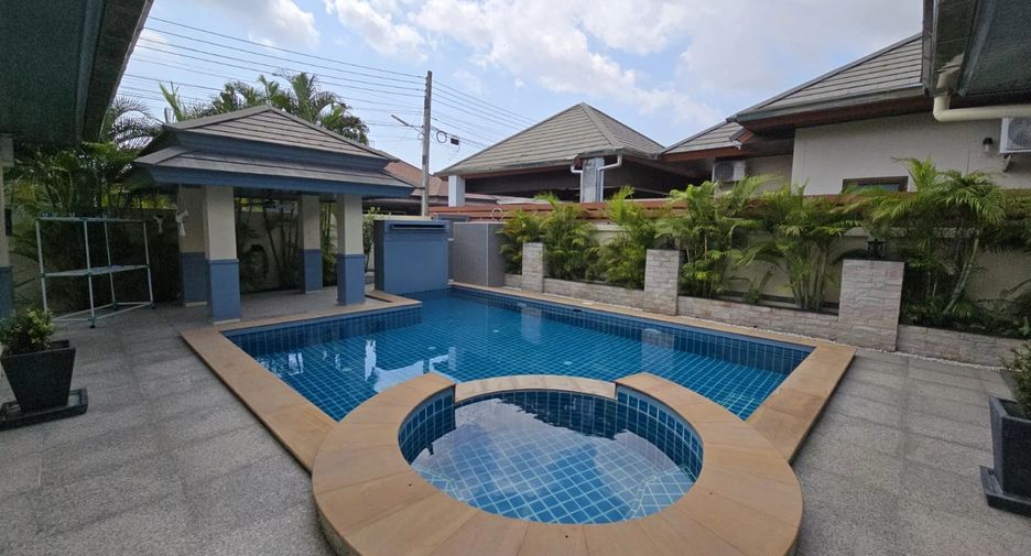 For sale 3 ベッドルーム villa in Huay Yai, Pattaya