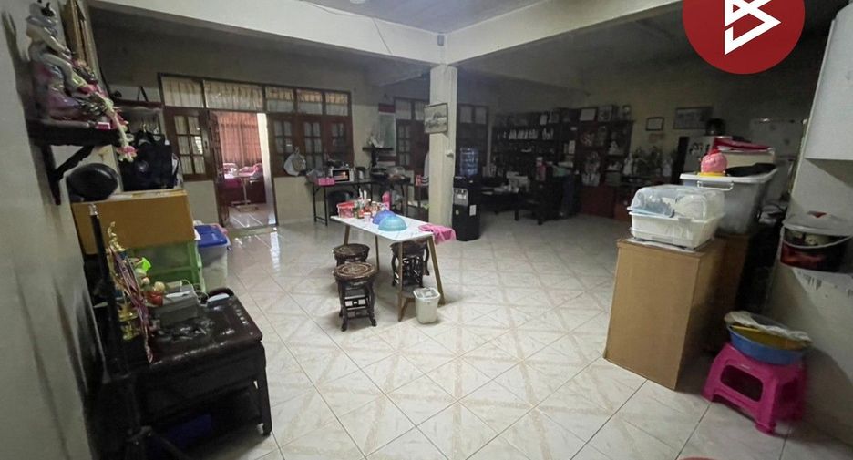 For sale 10 bedrooms retail Space in Bang Na, Bangkok