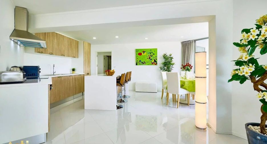 For rent 3 bedrooms condo in Jomtien, Pattaya