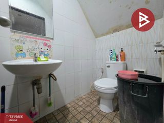 À vendre 2 chambres maison de ville à Si Racha, Chonburi