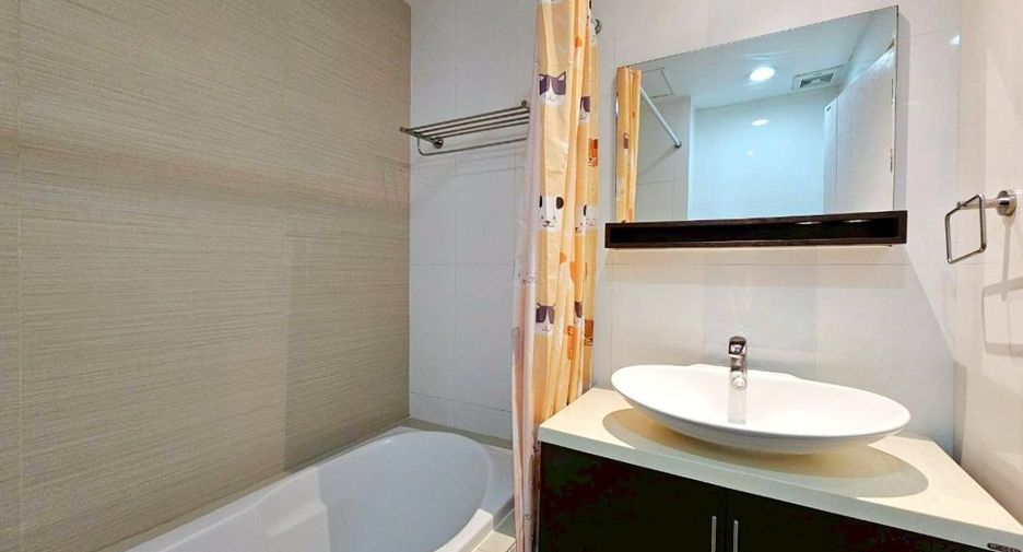 Apartamento con servicios en alquiler de 2 habitaciones en Khlong Toei, Bangkok