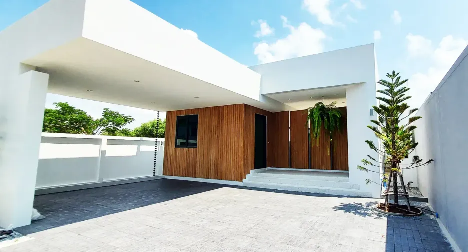 For sale 3 bedrooms villa in Mueang Rayong, Rayong