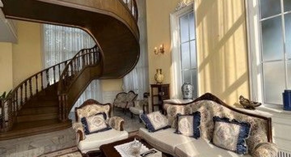 Casa en alquiler y en venta de 3 habitaciones en Min Buri, Bangkok