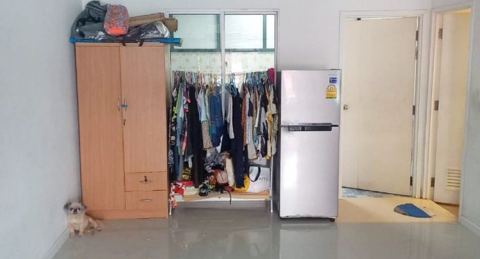 For sale 3 bedrooms townhouse in Mueang Samut Prakan, Samut Prakan