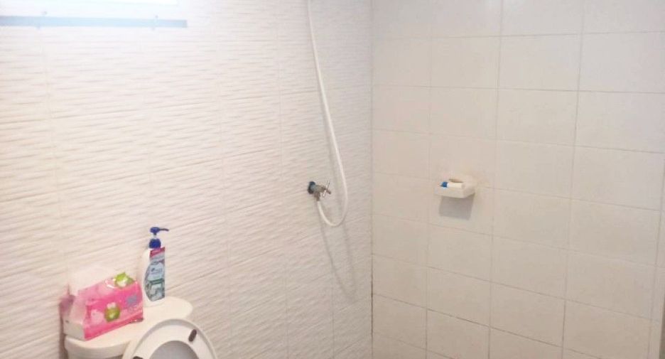 For sale 3 bedrooms townhouse in Mueang Samut Prakan, Samut Prakan