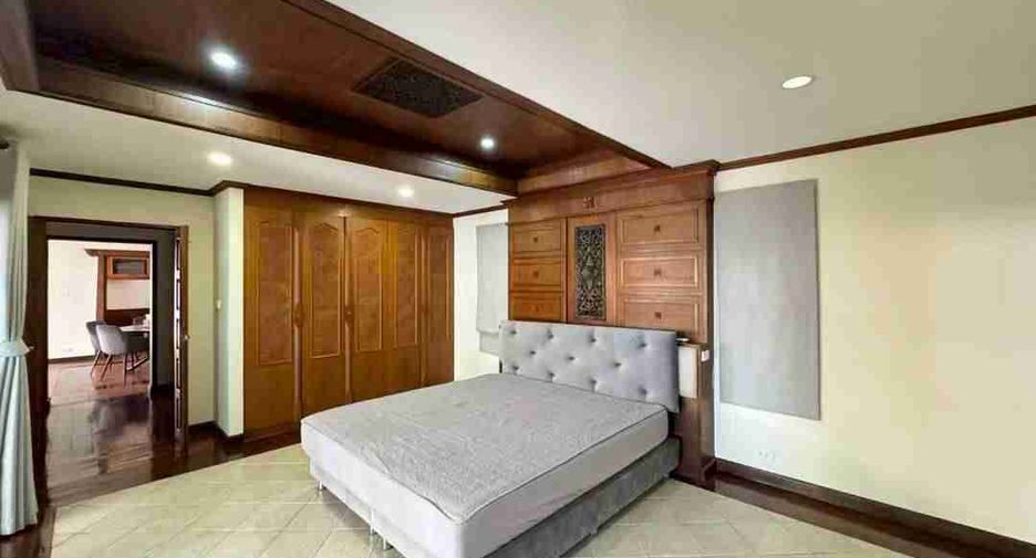 For sale 5 bedrooms villa in South Pattaya, Pattaya