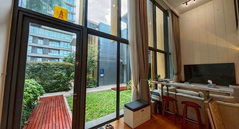 For sale 3 bedrooms condo in Khlong Toei, Bangkok