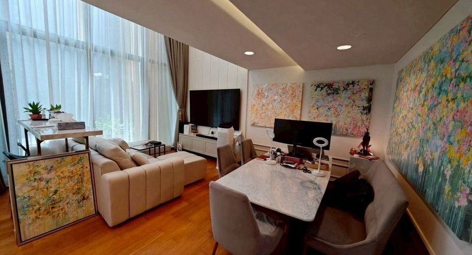 For sale 3 bedrooms condo in Khlong Toei, Bangkok
