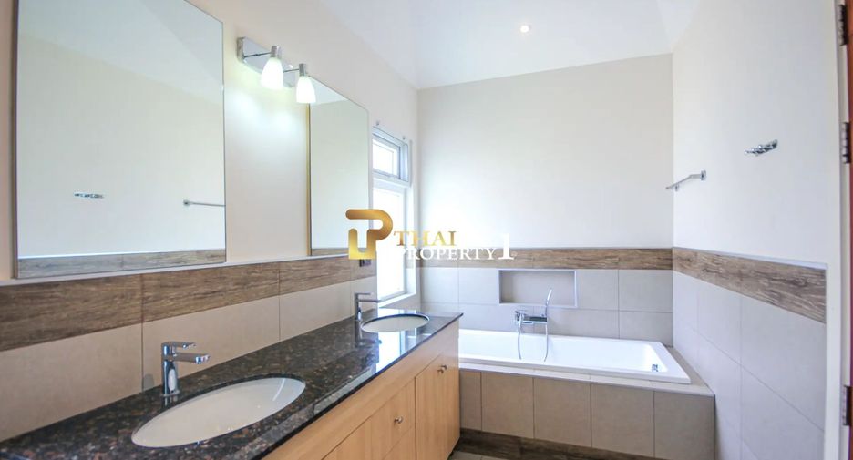 For sale 3 bedrooms villa in Hua Hin, Prachuap Khiri Khan
