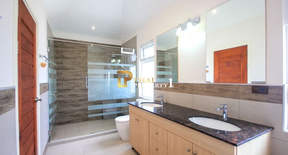 For sale 3 bedrooms villa in Hua Hin, Prachuap Khiri Khan