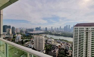 Condo en alquiler de 3 habitaciones en Khlong Toei, Bangkok