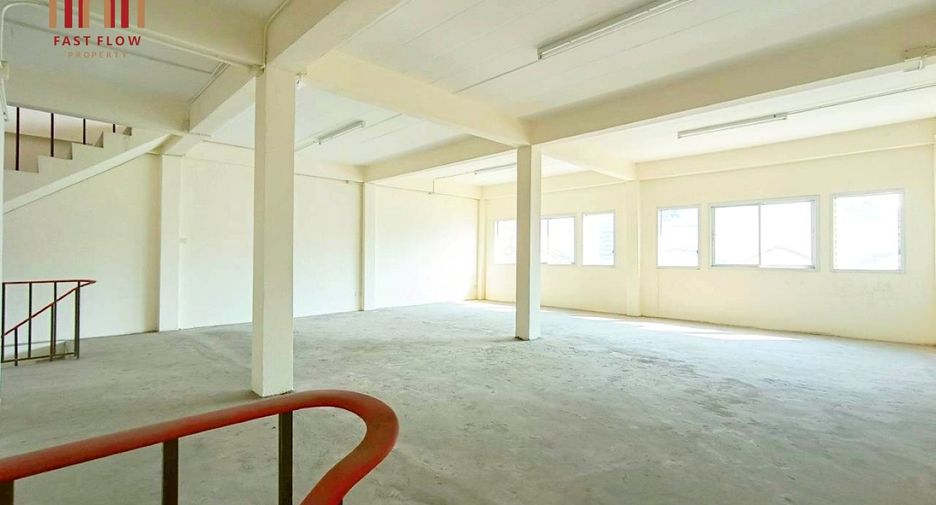 For sale retail Space in Mueang Pathum Thani, Pathum Thani