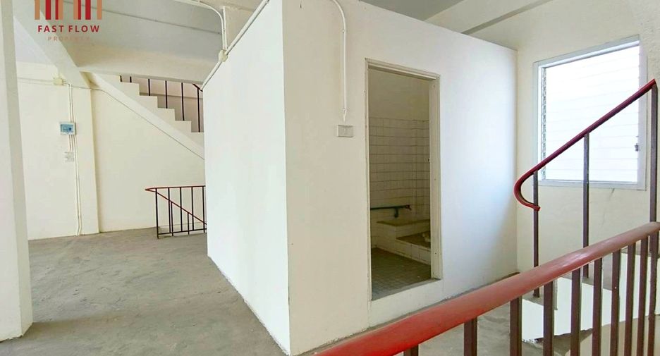 For sale retail Space in Mueang Pathum Thani, Pathum Thani