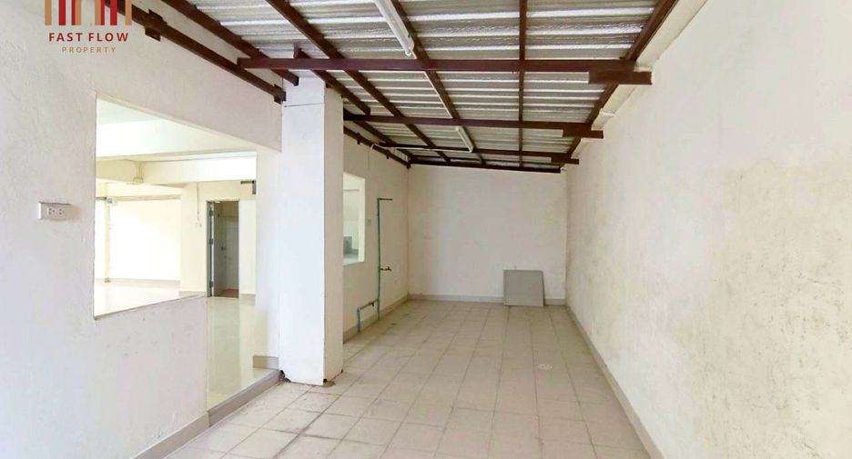 For sale retail Space in Mueang Pathum Thani, Pathum Thani