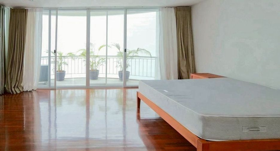 Condo en alquiler de 3 habitaciones en Sathon, Bangkok