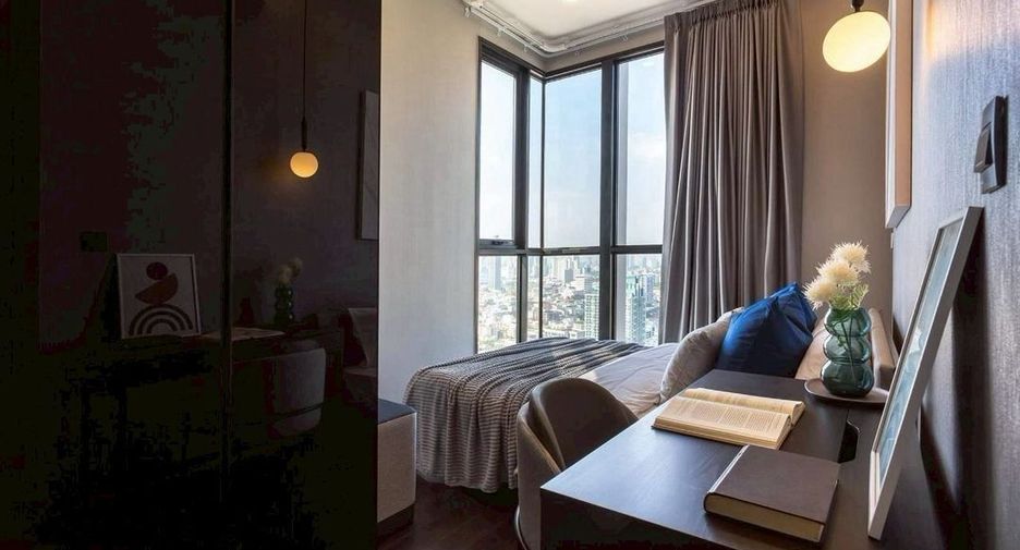 For rent 3 bedrooms condo in Watthana, Bangkok