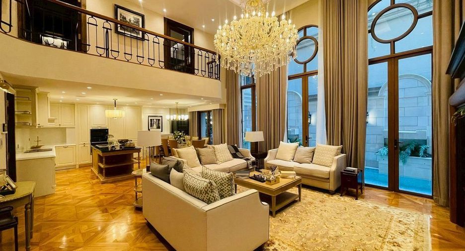For rent and for sale 4 bedrooms house in Watthana, Bangkok