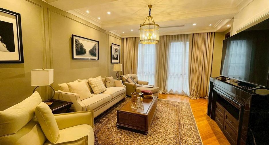 For rent and for sale 4 bedrooms house in Watthana, Bangkok