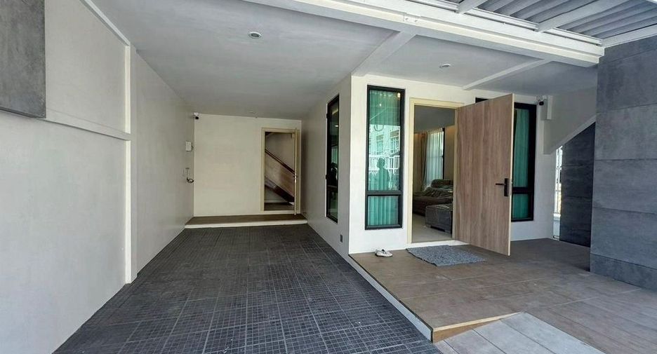 Haus zur Miete mit 2 Zimmer in Watthana, Bangkok