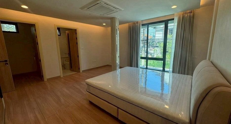 Haus zur Miete mit 2 Zimmer in Watthana, Bangkok