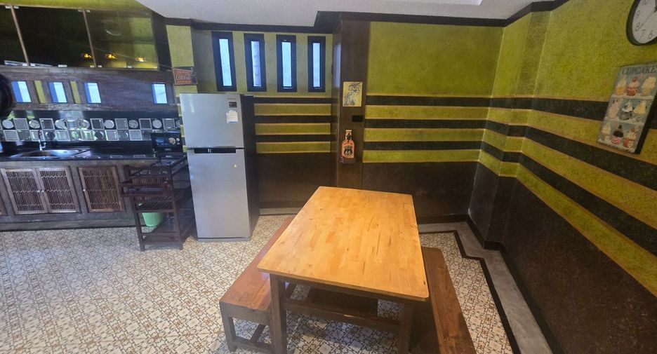 For rent 5 bedrooms house in Mueang Chiang Mai, Chiang Mai