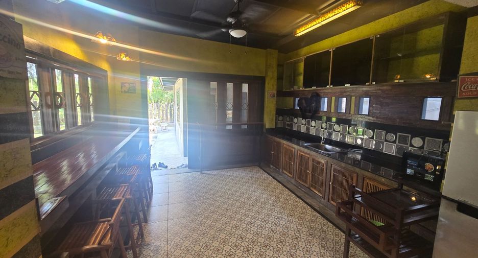 For rent 5 bedrooms house in Mueang Chiang Mai, Chiang Mai