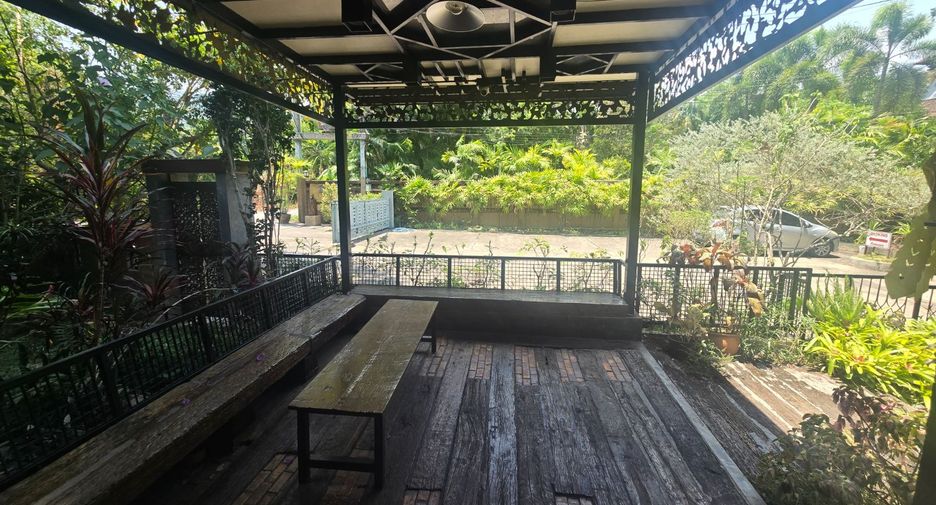 For rent 5 bedrooms house in Mueang Chiang Mai, Chiang Mai