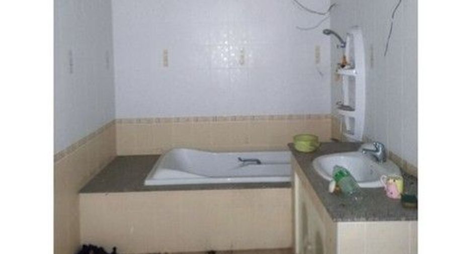 À vendre 1 chambre maison à Chae Hom, Lampang