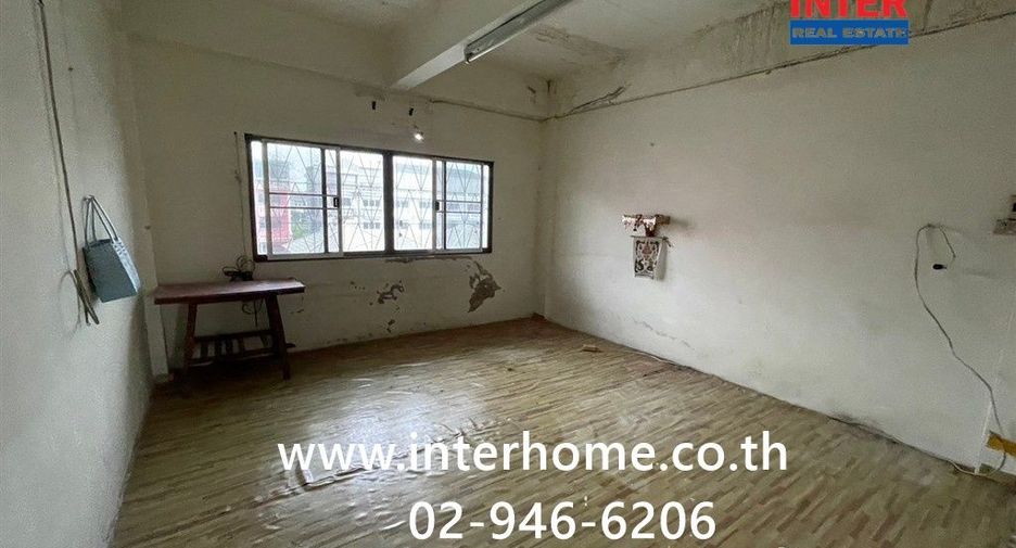 For sale 3 bedrooms retail Space in Thung Khru, Bangkok