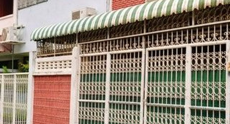 出租 3 卧室 独立屋 在 Din Daeng, 曼谷