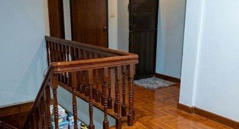 出租 3 卧室 独立屋 在 Din Daeng, 曼谷