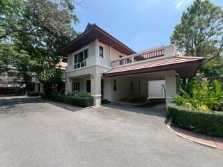 Haus zur Miete mit 4 Zimmer in Watthana, Bangkok