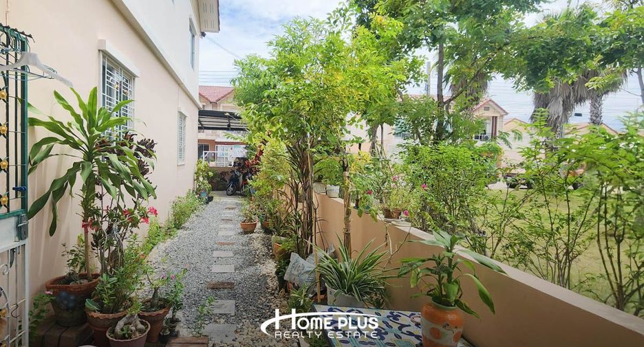 For sale 2 bedrooms townhouse in Phra Samut Chedi, Samut Prakan