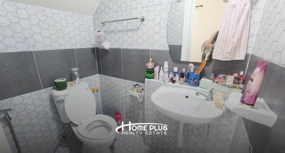 For sale 2 bedrooms townhouse in Phra Samut Chedi, Samut Prakan