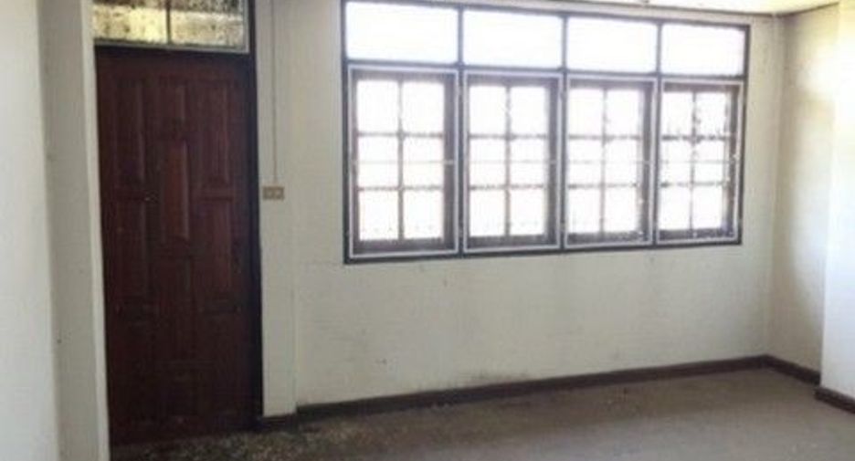 出售 1 卧室 联排别墅 在 Chae Hom, Lampang