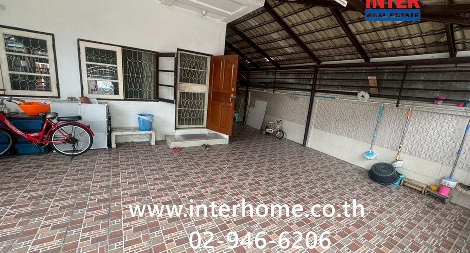 For sale 4 bedrooms townhouse in Don Mueang, Bangkok