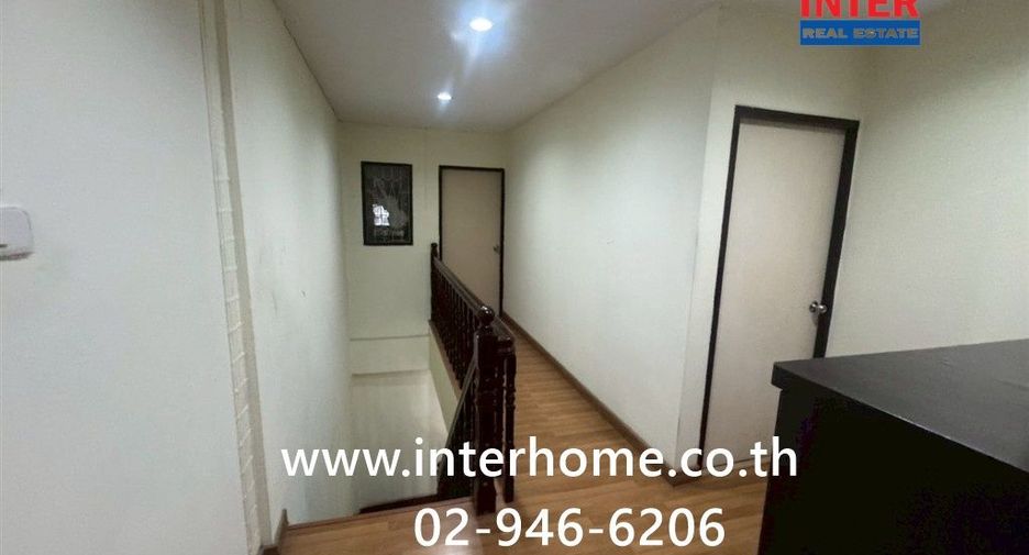 For sale 4 bedrooms townhouse in Don Mueang, Bangkok