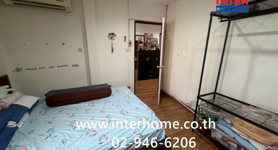 For sale 4 bedrooms townhouse in Don Mueang, Bangkok