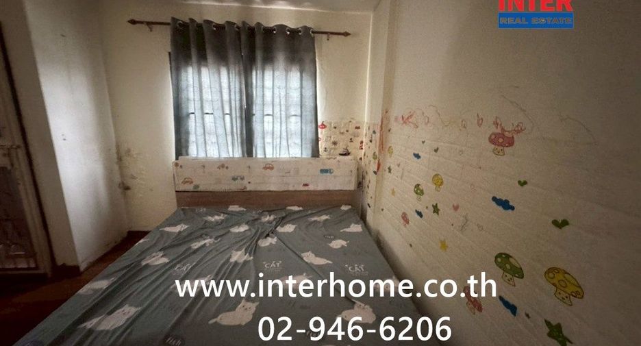 For sale 4 bedrooms townhouse in Don Mueang, Bangkok