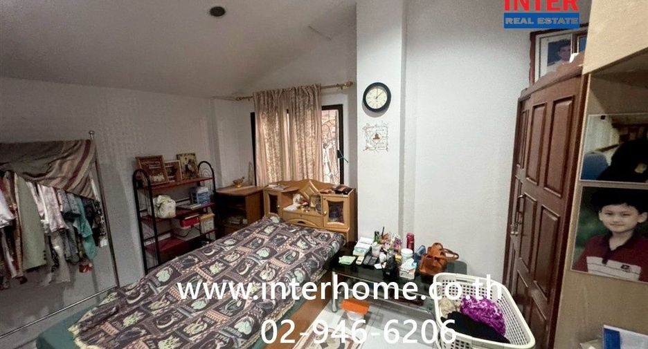 For sale 4 bedrooms townhouse in Don Mueang, Bangkok