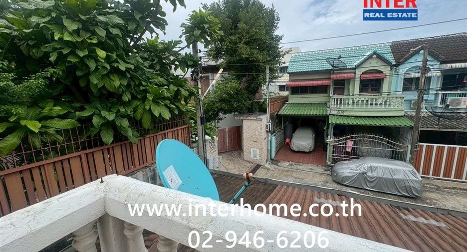 For sale 4 bedrooms townhouse in Don Mueang, Bangkok