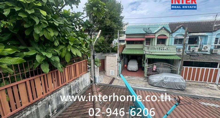 For sale 4 bedrooms townhouse in Don Mueang, Bangkok