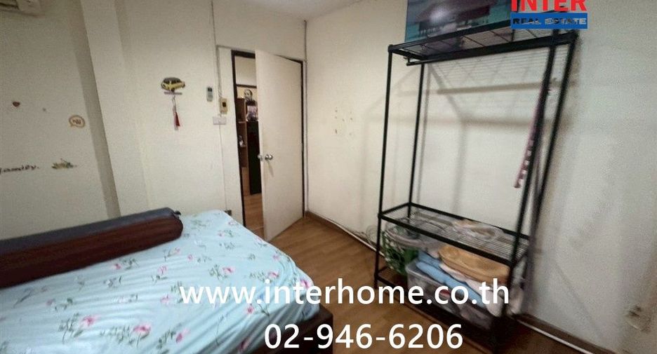 For sale 4 bedrooms townhouse in Don Mueang, Bangkok