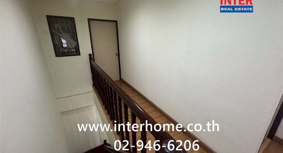 For sale 4 bedrooms townhouse in Don Mueang, Bangkok