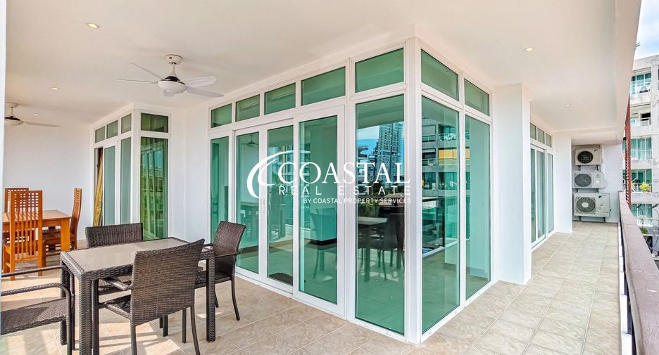 For rent 2 bedrooms condo in Pratumnak, Pattaya