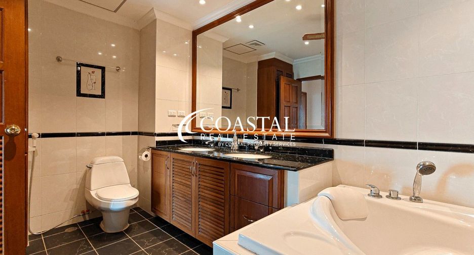 For sale 2 bedrooms condo in Pratumnak, Pattaya
