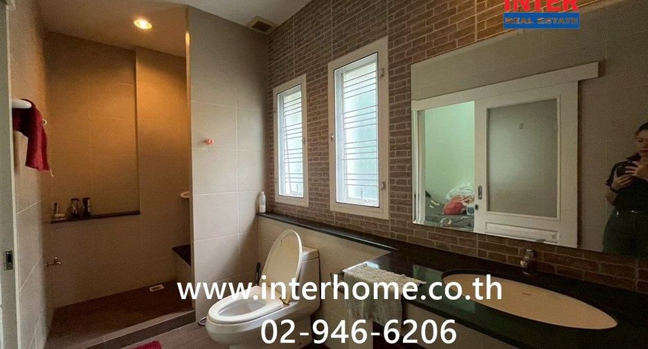 For sale 4 bedrooms house in Thanyaburi, Pathum Thani